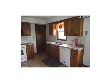 Wonderful newer vinyl bay window in the dinette ar