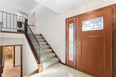 3907 Gresham Cir N, Saint Paul, MN 55128 - photo 2