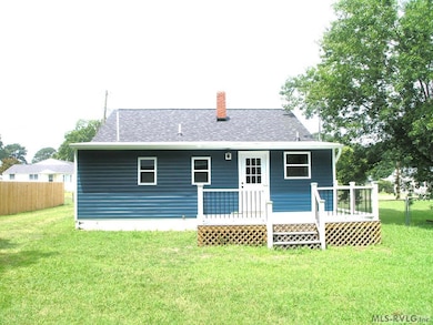 1924 Willow St, Roanoke Rapids, NC 27870 - photo 2