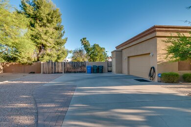 Big driveway, multiple RV Gates