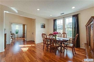 A Nice Flow from the  Dinning Room to office or mu