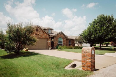 816 Wandering Ct, Granbury, TX 76049 - photo 3