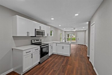 910 W Hanna St, Denison, TX 75020 - photo 5