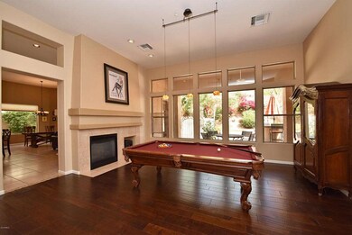 Living Rm w/ Fireplace