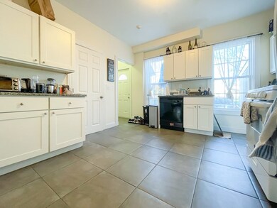16 Foster St unit 16, Boston, MA 02109 - photo 5