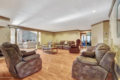 05-Family Room