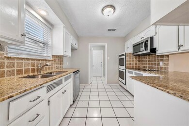 2821 Autumn Dr, Hurst, TX 76054 - photo 7