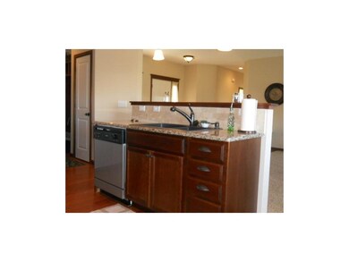 6714 Blue Stone Ct NW, Cedar Rapids, IA 52405 - photo 3