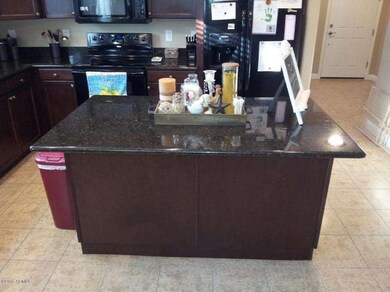 KITCHEN1.jpg