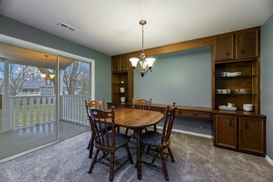 2075 Creekside Dr unit 2-1, Wheaton, IL 60189 - photo 6