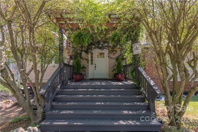 915 W Chapel Rd, Asheville, NC 28803 - photo 2