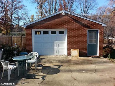 Parking Lot/Garage