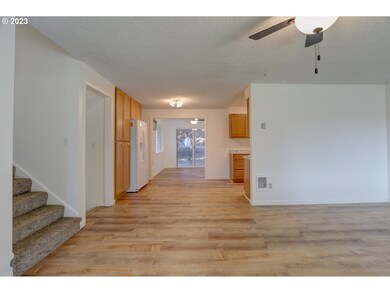 3447 Royal Crest Dr E, the Dalles, OR 97058 - photo 6