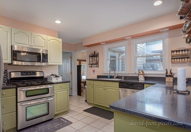 1641 W Downer Place, Aurora, IL 60506 - photo 3