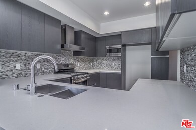 1735 N La Brea Ave unit 303, Los Angeles, CA 90046 - photo 2