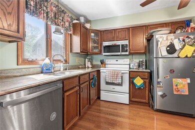 607 Brookhaven Ln, Woonsocket, RI 02895 - photo 5