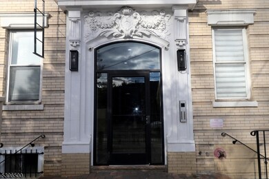14 Gouverneur St unit 7, Newark, NJ 07104 - photo 2