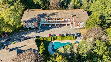 28 Mill Hill Rd unit 28, Fairfield, CT 06890 - photo 3