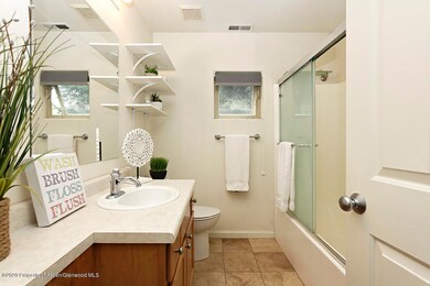 200LakesideCt_WEB_061920_009