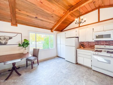 Kitchen w/lrg picture window