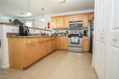 215 Railroad St, Barnesville, OH 43713 - photo 5