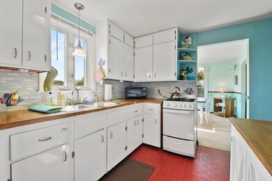 5 Massasoit St, Teaticket, MA 02536 - photo 4