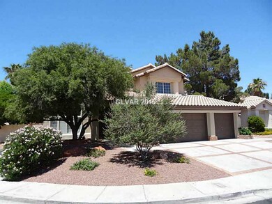 Property Photo. Facade/Exterior Front
