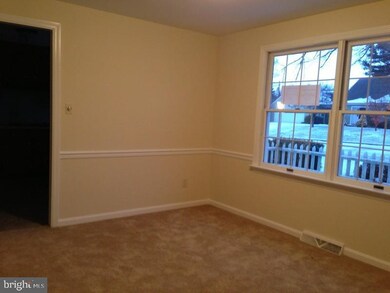 331 E Cedar St, New Holland, PA 17557 - photo 5