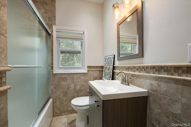 246 Locust Ave, Babylon, NY 11702 - photo 5