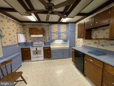 225 E Main Ave, Myerstown, PA 17067 - photo 3