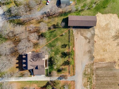 5861 Hidden Oaks Ln, Clover, SC 29710 - photo 5