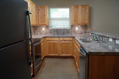 709 N Pendell Ave, Cleburne, TX 76033 - photo 6