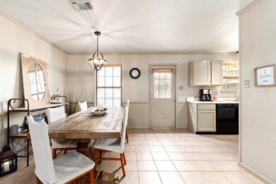 908 Henrietta St, Fredericksburg, TX 78624 - photo 6