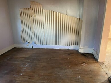 817 N Mulberry St, Muncie, IN 47305 - photo 3