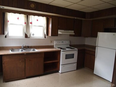 720 Wyandotte St, Bethlehem, PA 18015 - photo 2