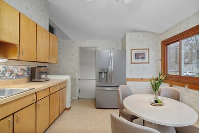 210 E Benton St, Oswego, IL 60543 - photo 7