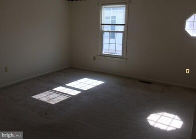 469 W Caracas Ave, Hershey, PA 17033 - photo 4