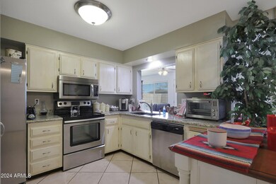 11125 W Desert Butte Dr unit 206, Sun City, AZ 85351 - photo 3