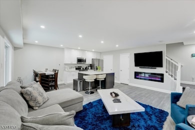 8 Lyons Ct, Sicklerville, NJ 08081 - photo 5