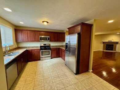 660 Cottage St unit 4, Pawtucket, RI 02861 - photo 2