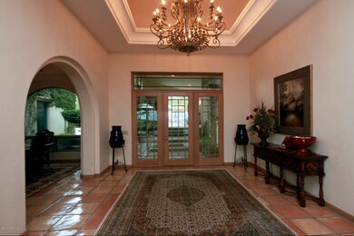 Front Entry/Foyer