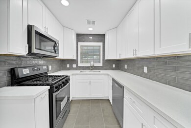 13221 Vicksburg St, Houston, TX 77015 - photo 4