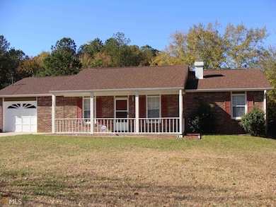 3483 Fannin Dr, Lithonia, GA 30038 - photo 3