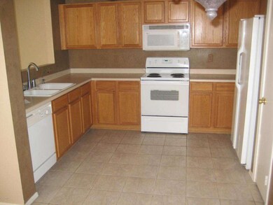 Clean Monte Kitchen 2