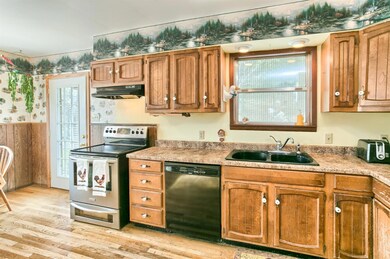 6735 Cypress Dr, Central Point, OR 97502 - photo 5