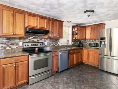 187 Robinson Rd, Hudson, NH 03051 - photo 6