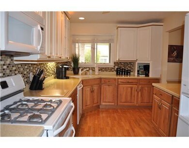 Kitchen. Kitchen With Under Cabinet Lighting & Bac