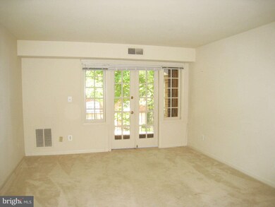 5913 Prince James Dr unit F, Springfield, VA 22152 - photo 2