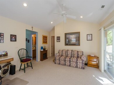 18 Gray Wolf Ln, Hendersonville, NC 28792 - photo 6