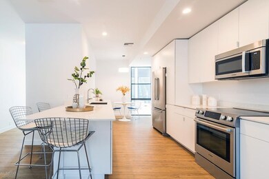 04_artHAUS_B unit kitchen